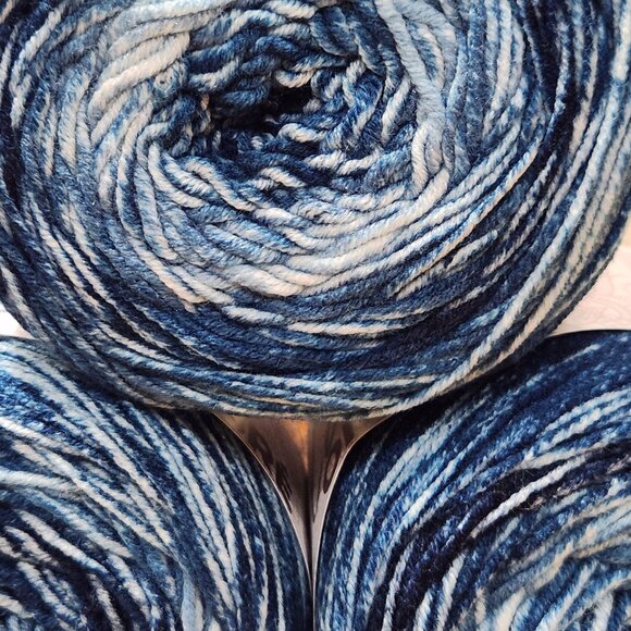 Lion Brand Mandala Ombre Yarn in Harmony (Blue) - Picture 3 of 8
